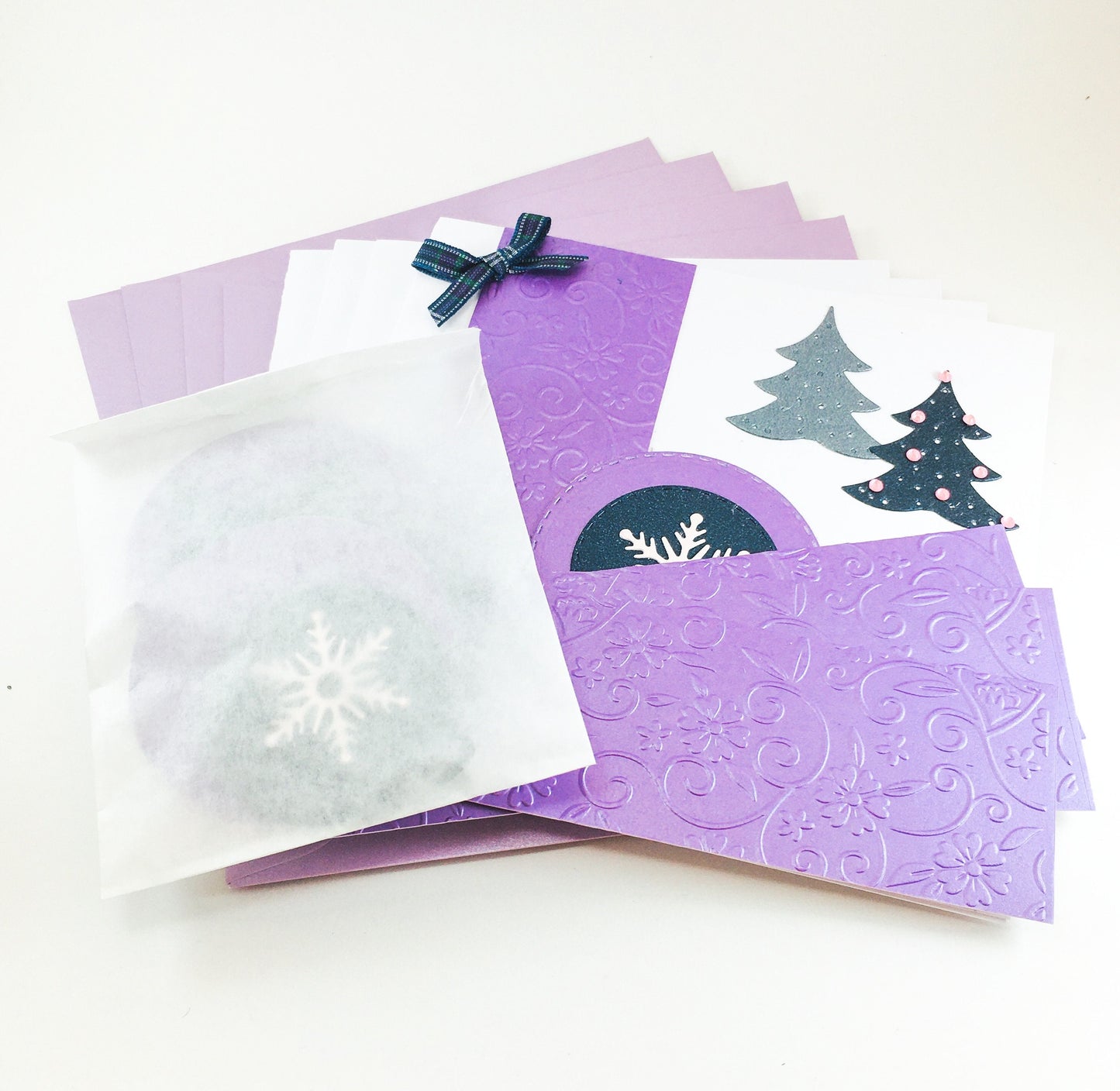 Handmade Christmas Card Kit – Makes 4 DIY Xmas Cards with Envelopes (14 x 15cm)