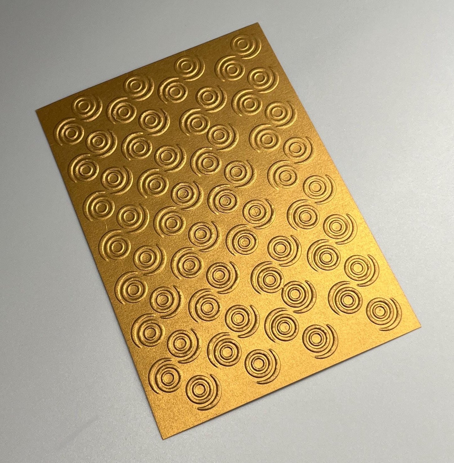 Embossed Circle Pearlised Paper Cards – Components for Handmade Cards (10.5 x 14.5cm)