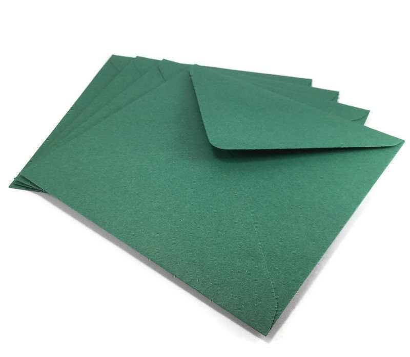 Embossed Christmas Card Making Kit – Makes 4 Handmade Holiday Cards with Envelopes (13.5 x 14.5cm)