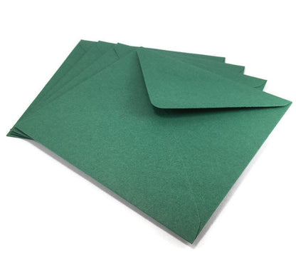 Embossed Christmas Card Making Kit – Makes 4 Handmade Holiday Cards with Envelopes (13.5 x 14.5cm)