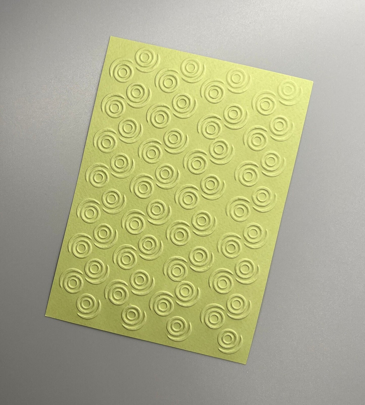 Embossed Circle Paper Cards – Components for Handmade Cards (10.5 x 14.5cm)
