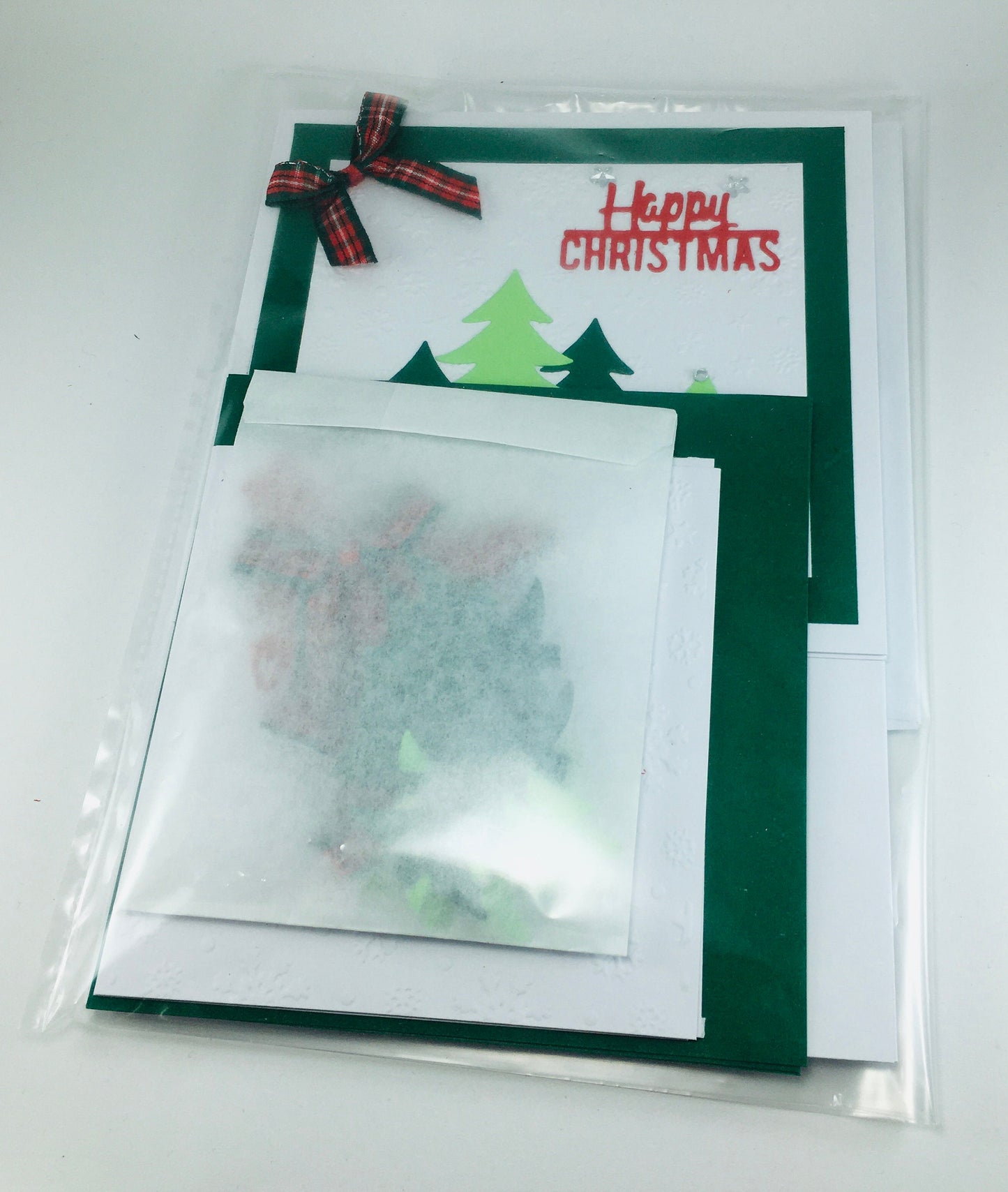 Embossed Christmas Card Making Kit – Makes 4 Handmade Holiday Cards with Envelopes (13.5 x 14.5cm)