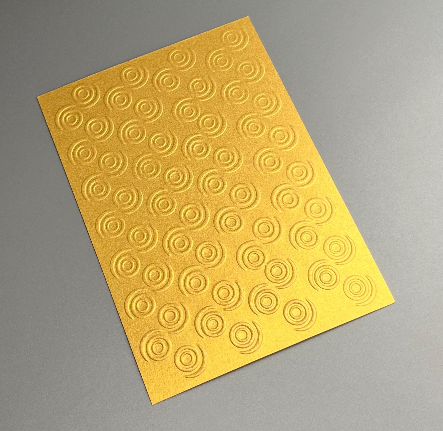 Embossed Circle Pearlised Paper Cards – Components for Handmade Cards (10.5 x 14.5cm)