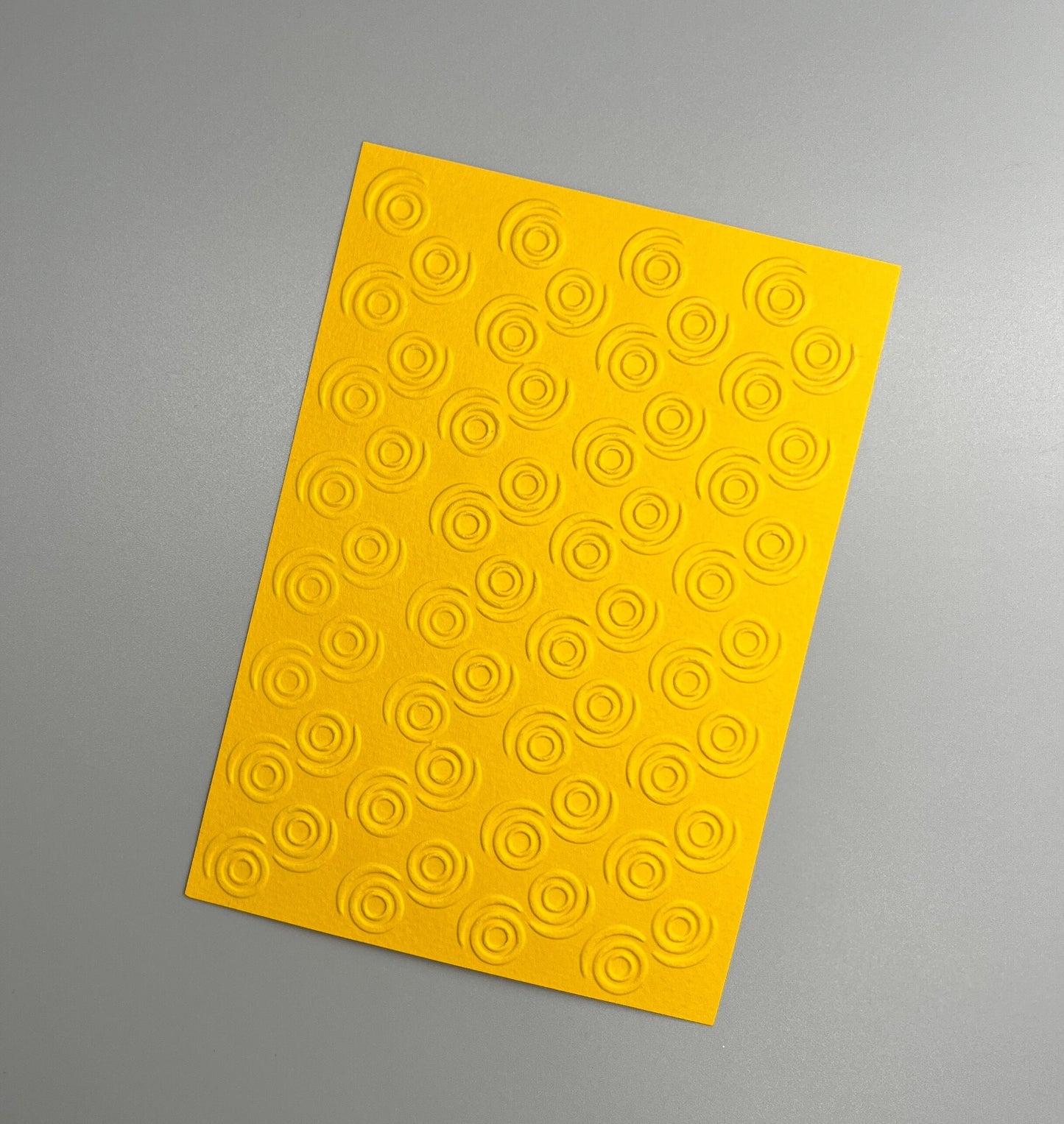 Embossed Circle Paper Cards – Components for Handmade Cards (10.5 x 14.5cm)