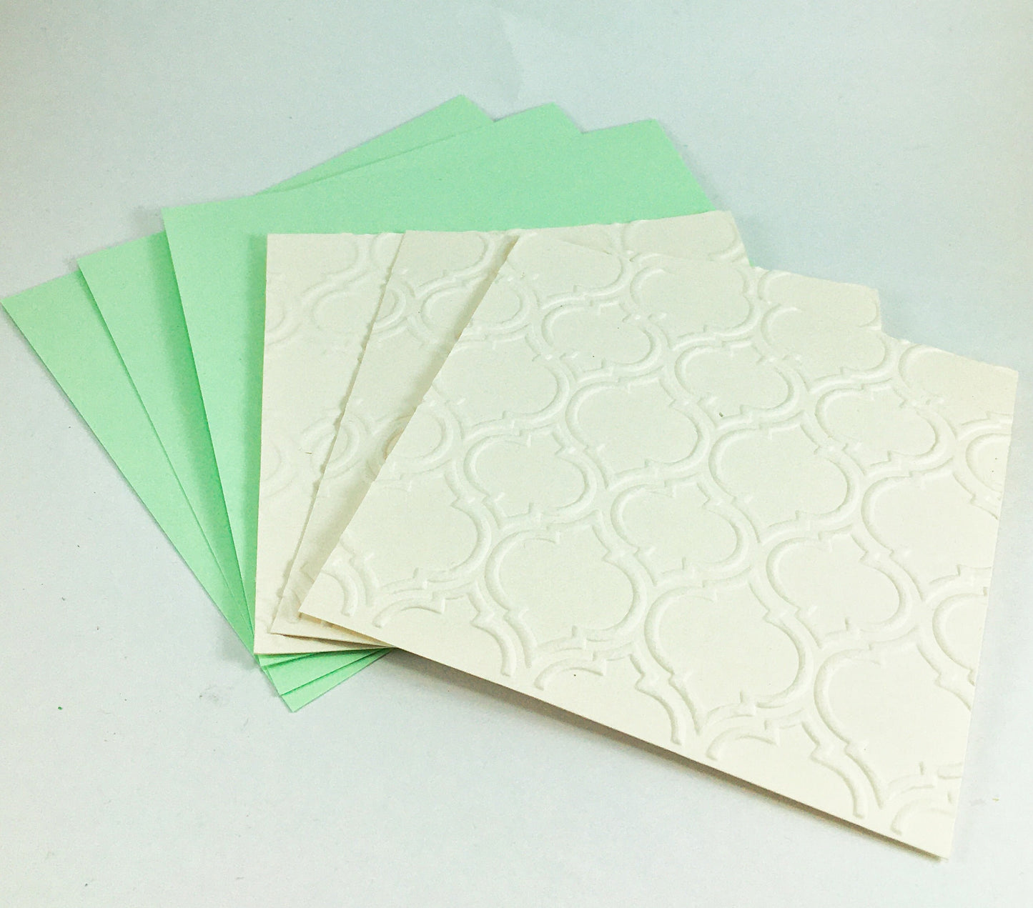 Christmas Embossed Card Making Kit – Makes 4 DIY Holiday Cards with Envelopes (13.5 x 14.5cm)