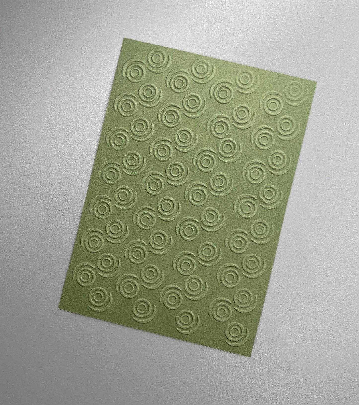 Embossed Circle Paper Cards – Components for Handmade Cards (10.5 x 14.5cm)