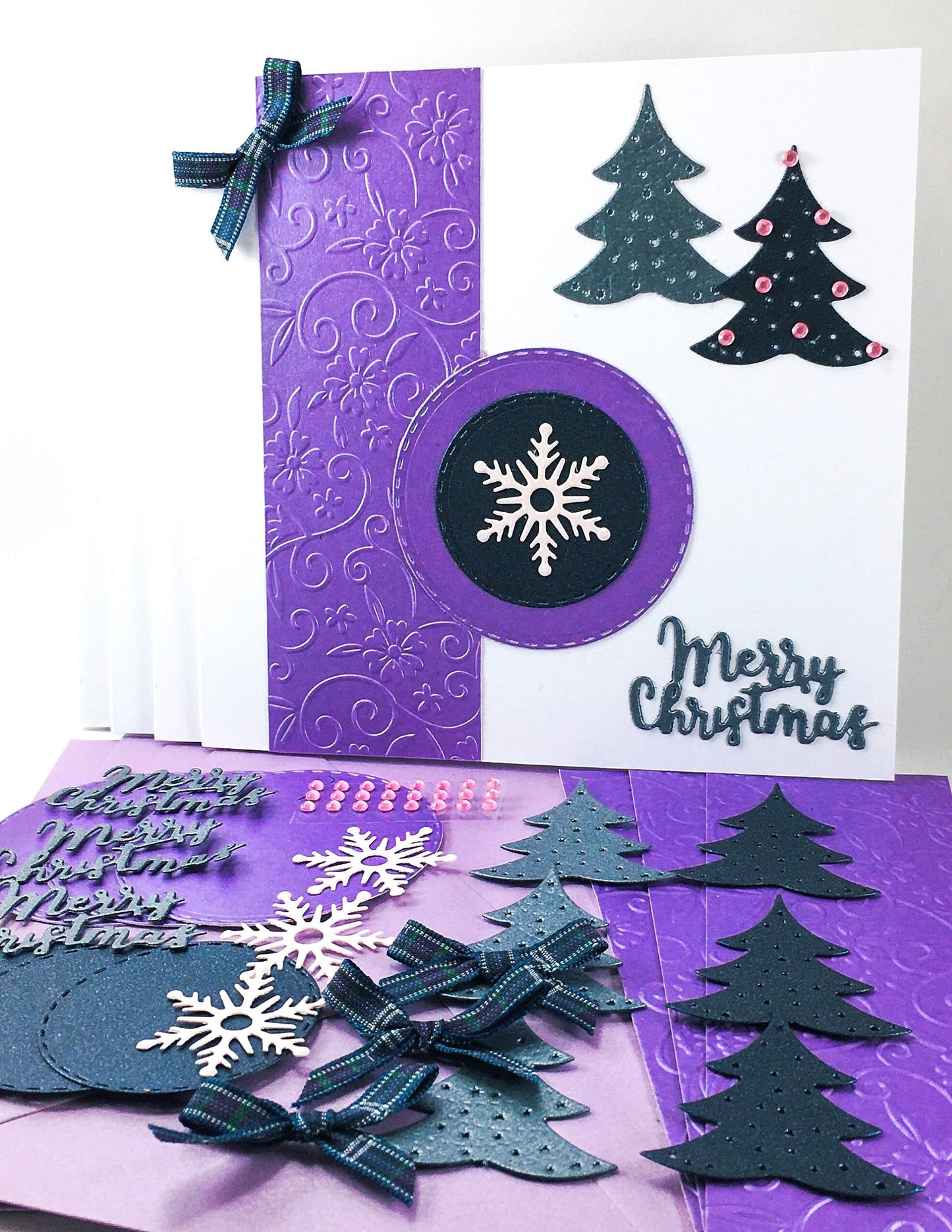 Handmade Christmas Card Kit – Makes 4 DIY Xmas Cards with Envelopes (14 x 15cm)
